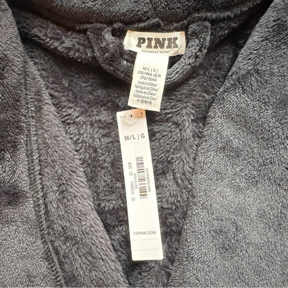 Victoria’s Secret PINK Plush Black Robe – Size M/L - Picture 9 of 12